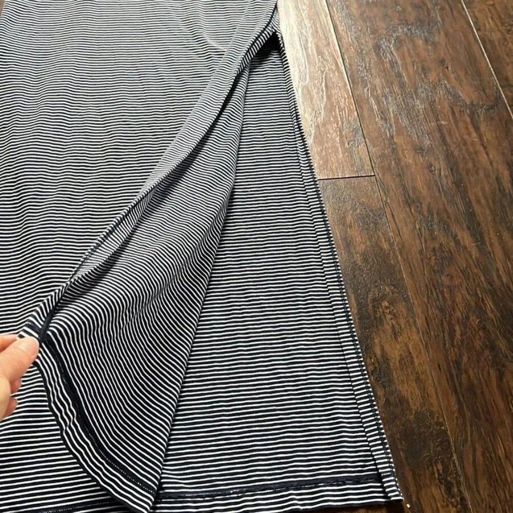 Lululemon Refresh Racerback Maxi Dress II Pima Cotton Size 4 Navy Stripe - Picture 5 of 9